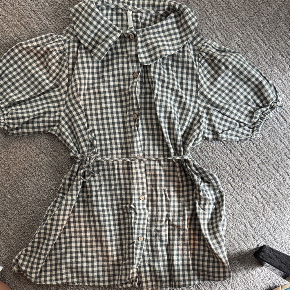 Riley and Cru girls Checkered Puff Sleeve dress with tie waist size 8-9